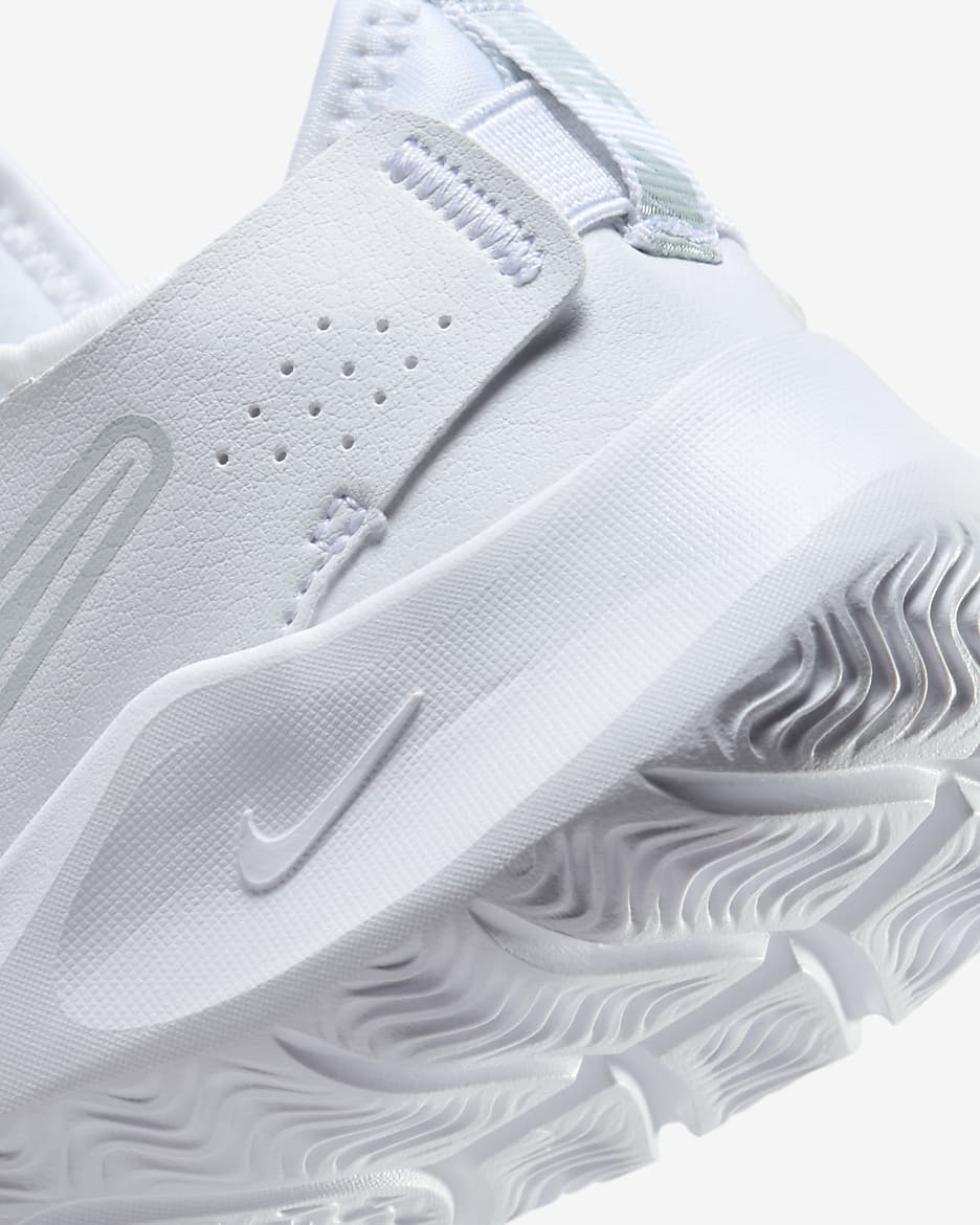 Nike all white runners hotsell